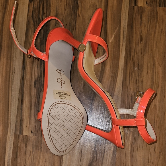 Jessica Simpson Red Heels with Glossy Finish and Thin Straps - Picture 3 of 3
